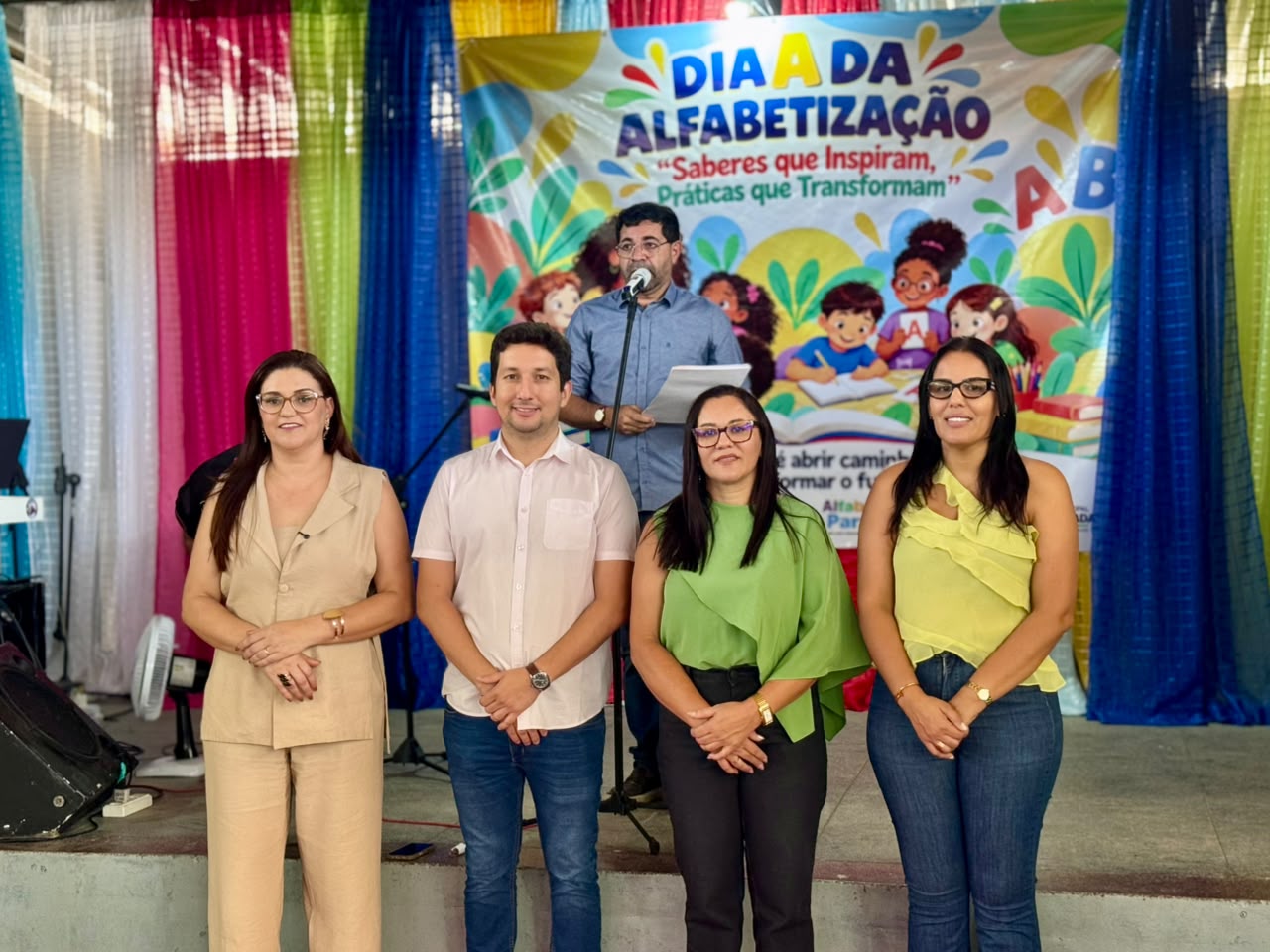 Dia A da Alfabetização reúne escolas e comunidade em Pedra Lavrada