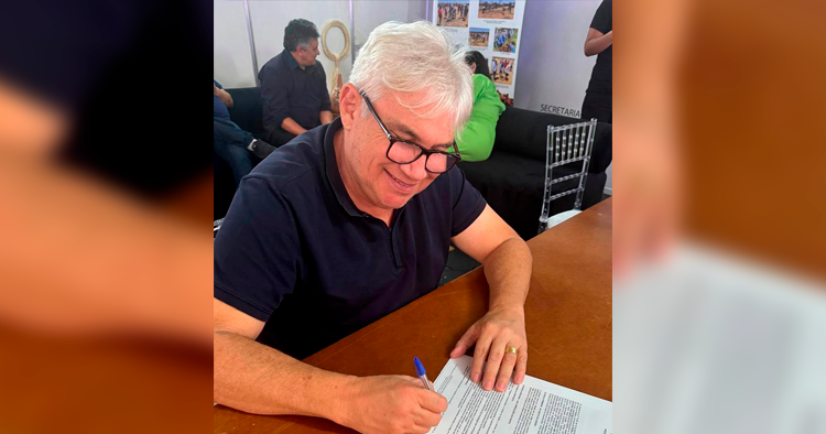 Tota Guedes sanciona lei de incentivo para equipes da saúde básica